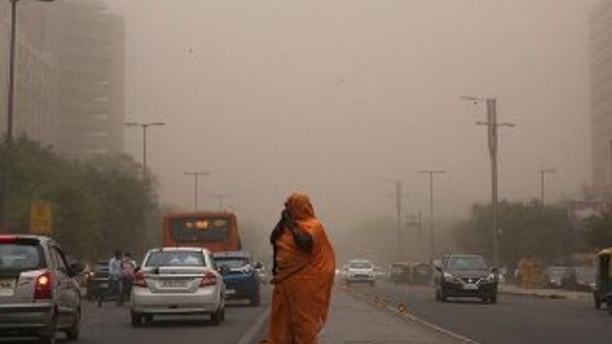 Hindistan’daki kum fırtınasında ölü sayısı 97’ye çıktı