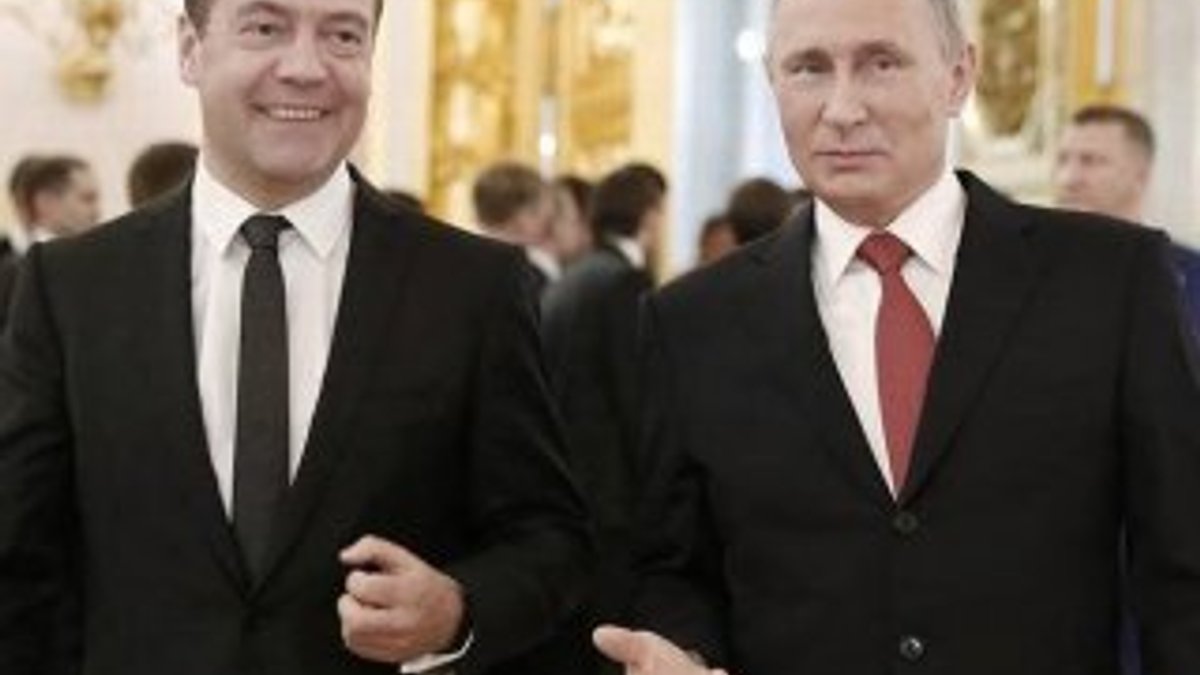 Putin'in başbakan adayı: Medvedev