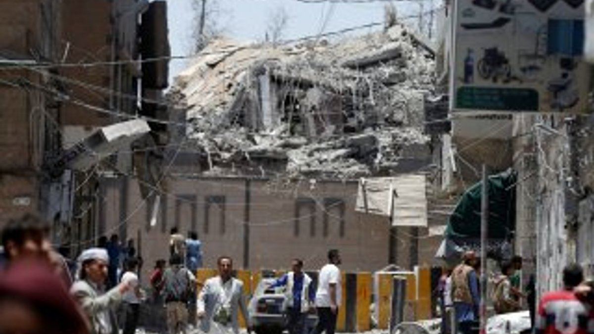 Yemen'deki Cumhurbaşkanlığı Sarayı'na hava saldırısı