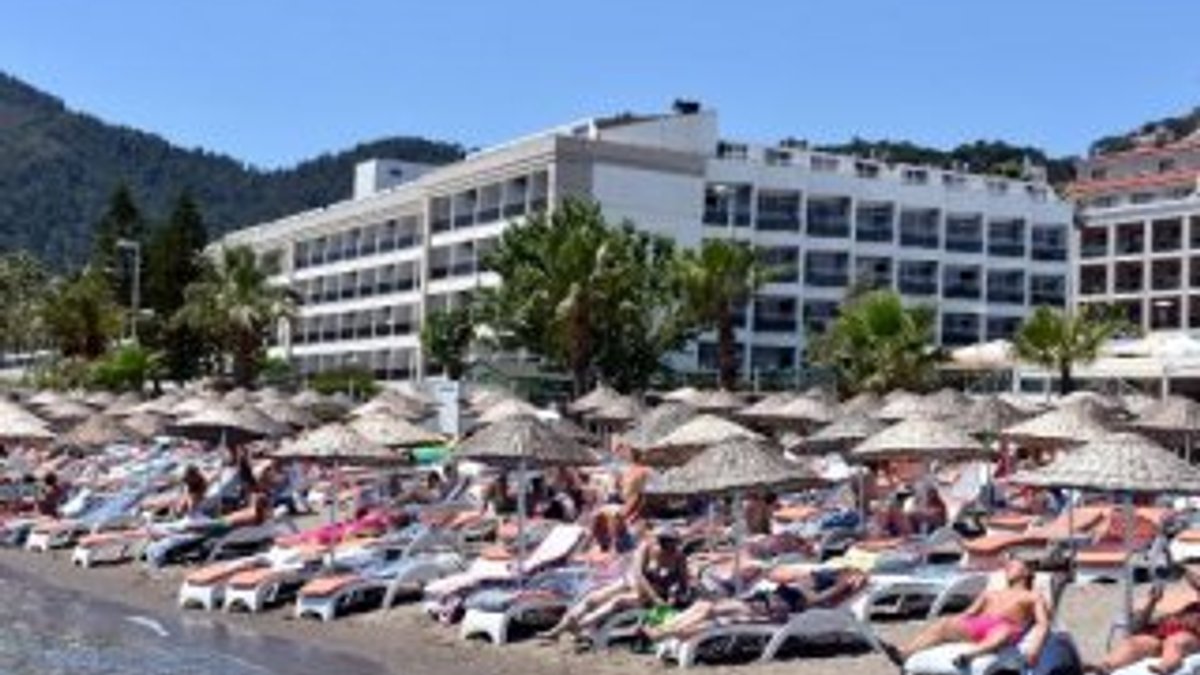 Ramazan'da Marmaris sahilleri turistlere kaldı