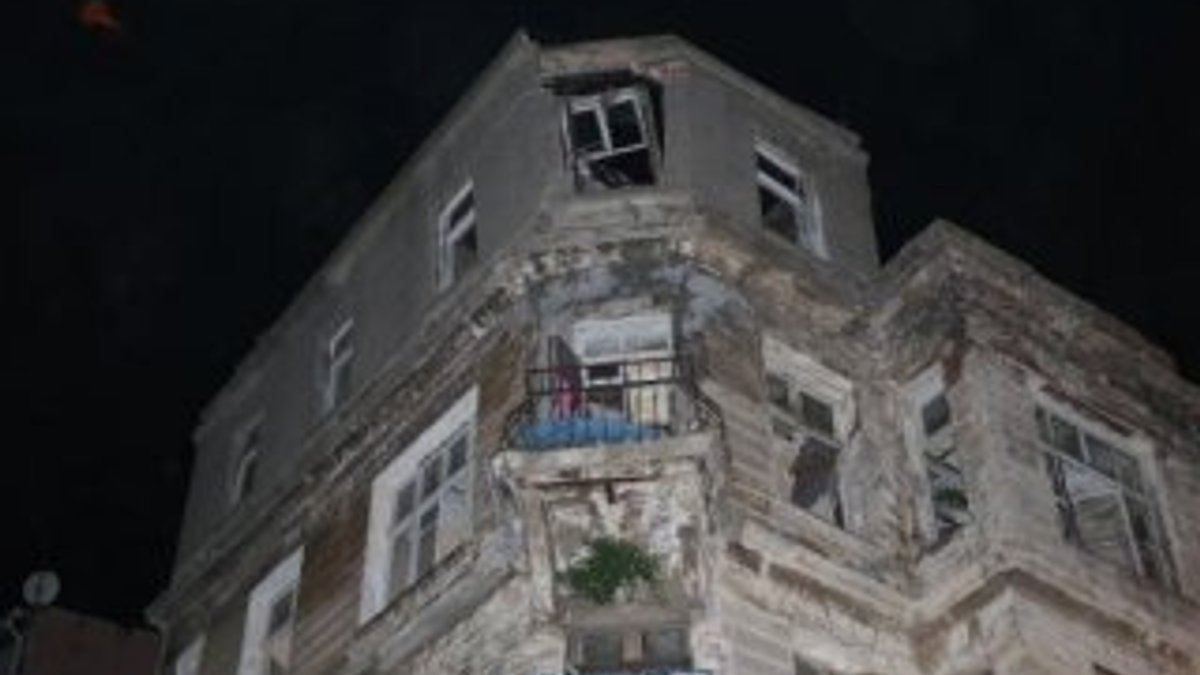 Kadıköy’de 200 yıllık tarihi binada çöküntü meydana geldi