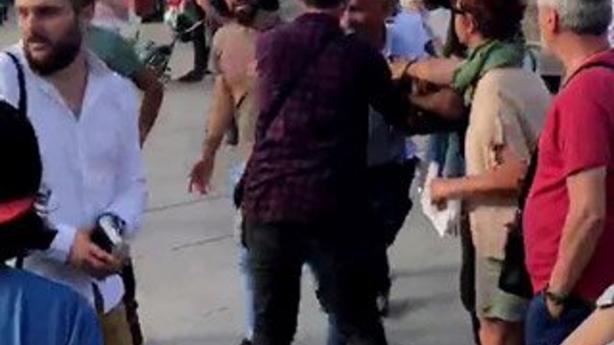 HDP'liler İstiklal Marşı okuyan gençlerin üzerine yürüdü
