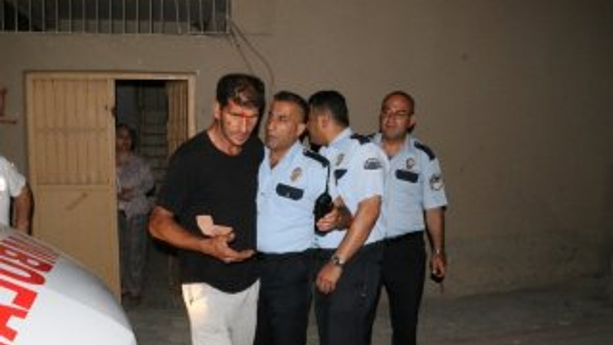 Hırsız ev sahibini bıçakladı: Adana