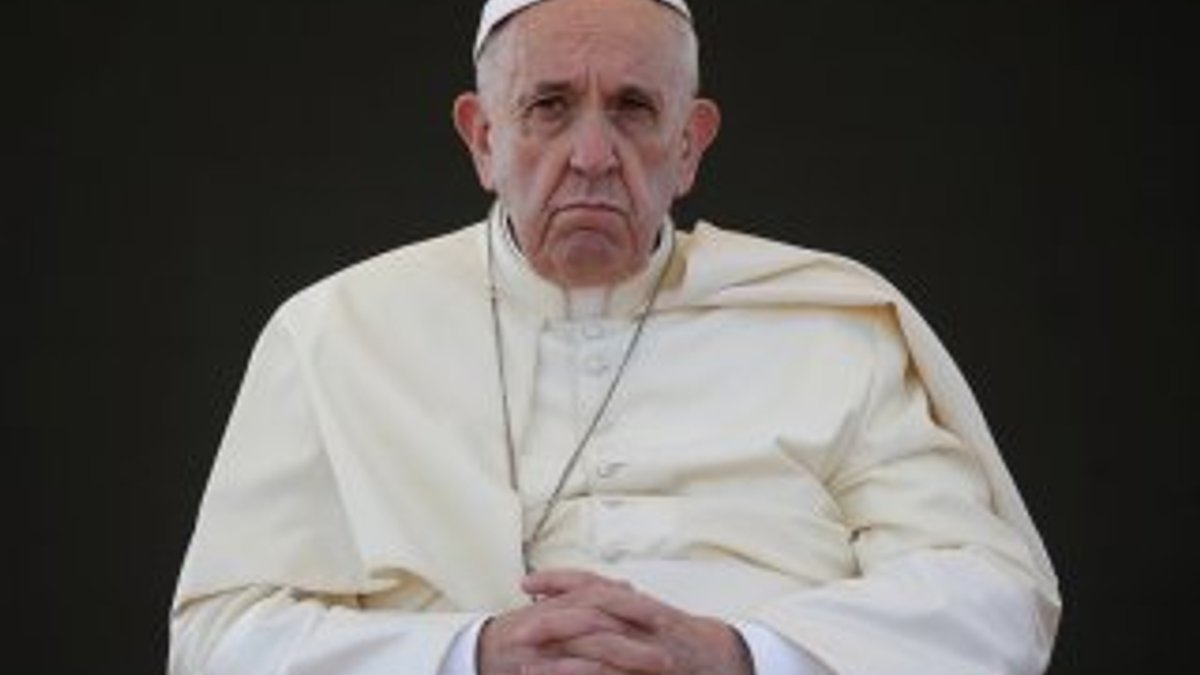 Papa'dan piskoposlara: Firavun gibi yaşamayın