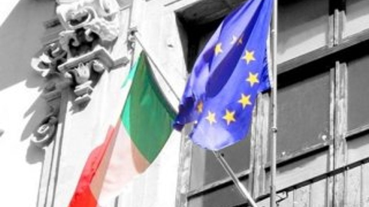 AB'den İtalya'ya kamu borcu uyarısı
