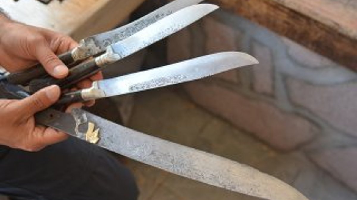 Kazak bıçak ustaları, 300 yıllık geleneği sürdürüyor