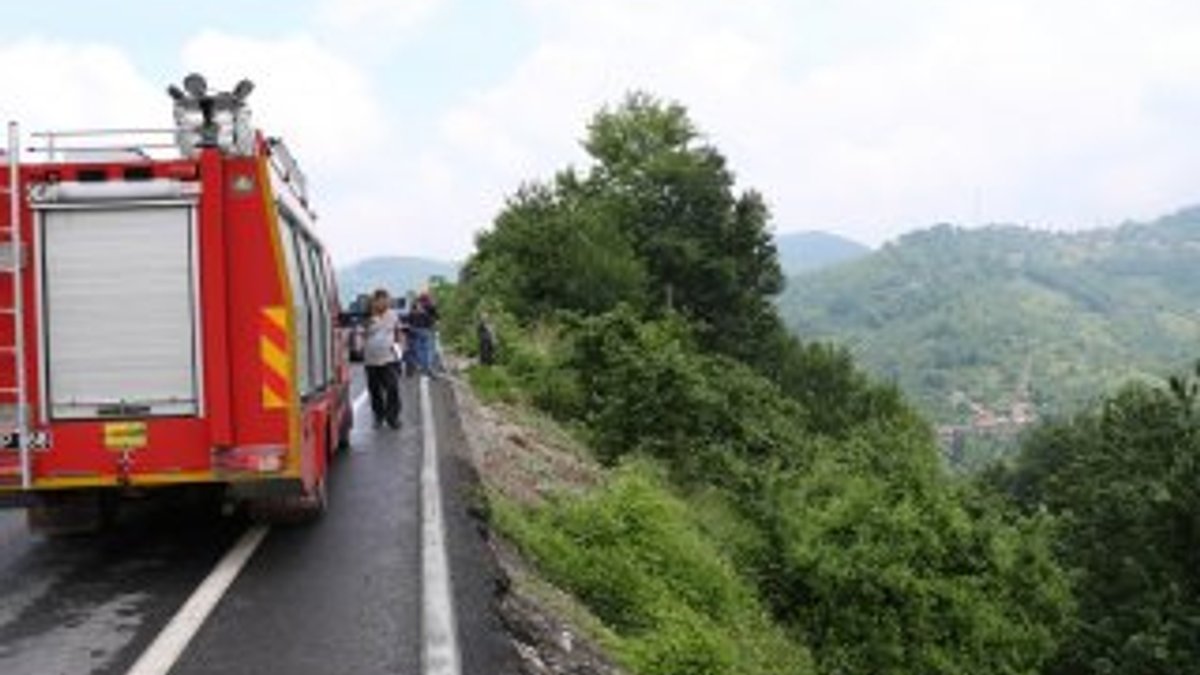 Zonguldak'ta otomobil 50 metrelik uçurumdan uçtu