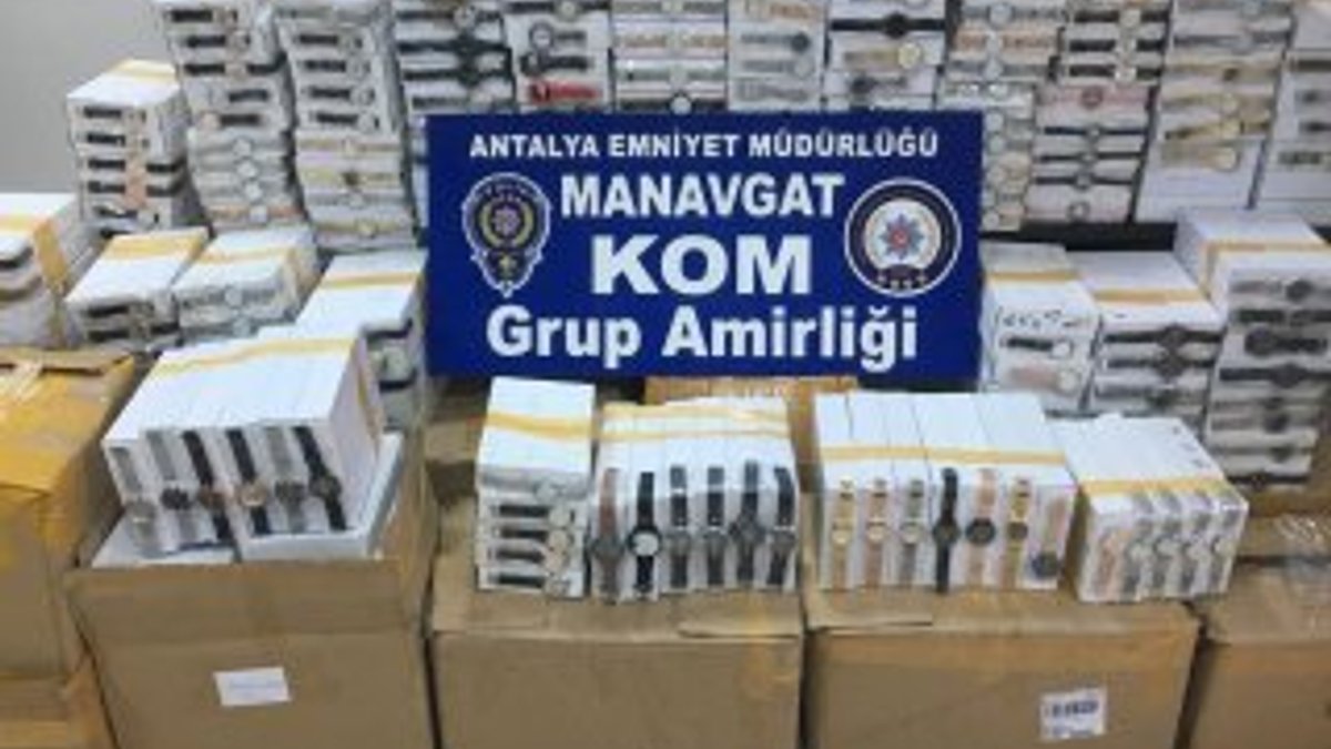 Antalya'da 7 bin kaçak saat ele geçirildi