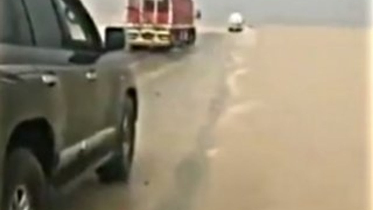 Rubülhali Çölü aşırı yağış sonrası sular altında kaldı
