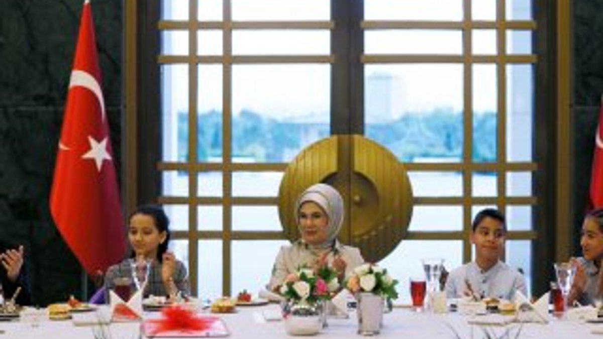 Emine Erdoğan'dan yetim çocuklara iftar