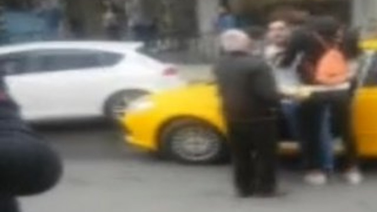 İstanbul’da taksici trafik polisine küfretti