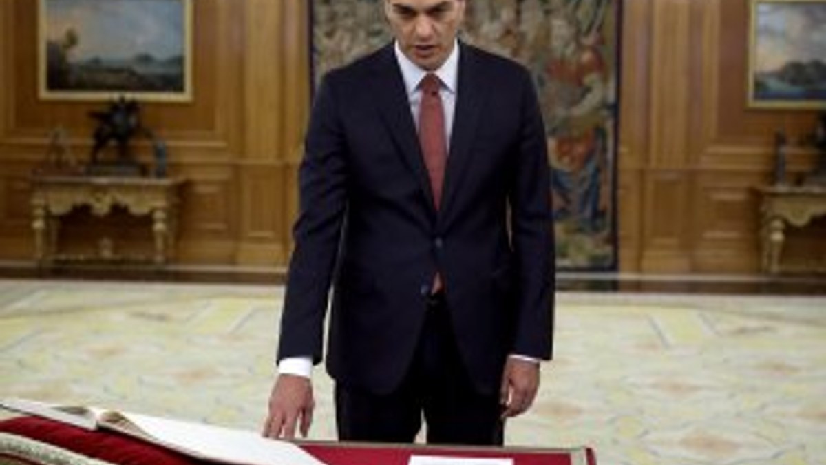 İspanya'nın yeni başbakanı Sanchez yemin etti