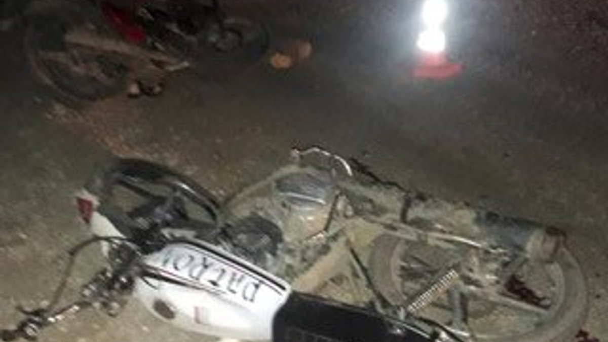 Burdur'da motosikletli iki genç, kafa kafaya çarpıştı