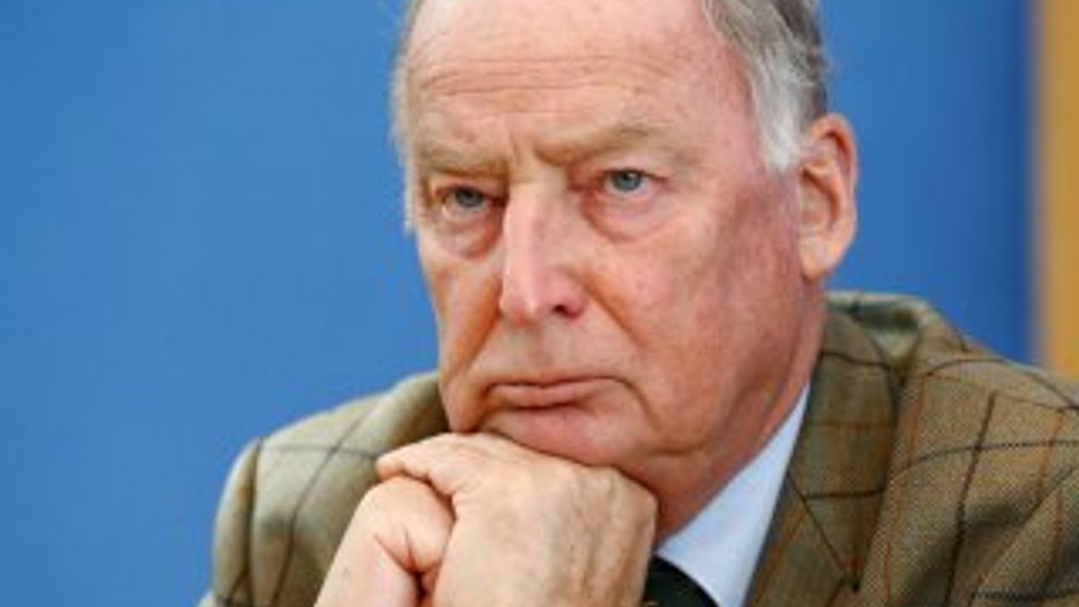 Almanya'da aşırı sağcı politikacıya tepki