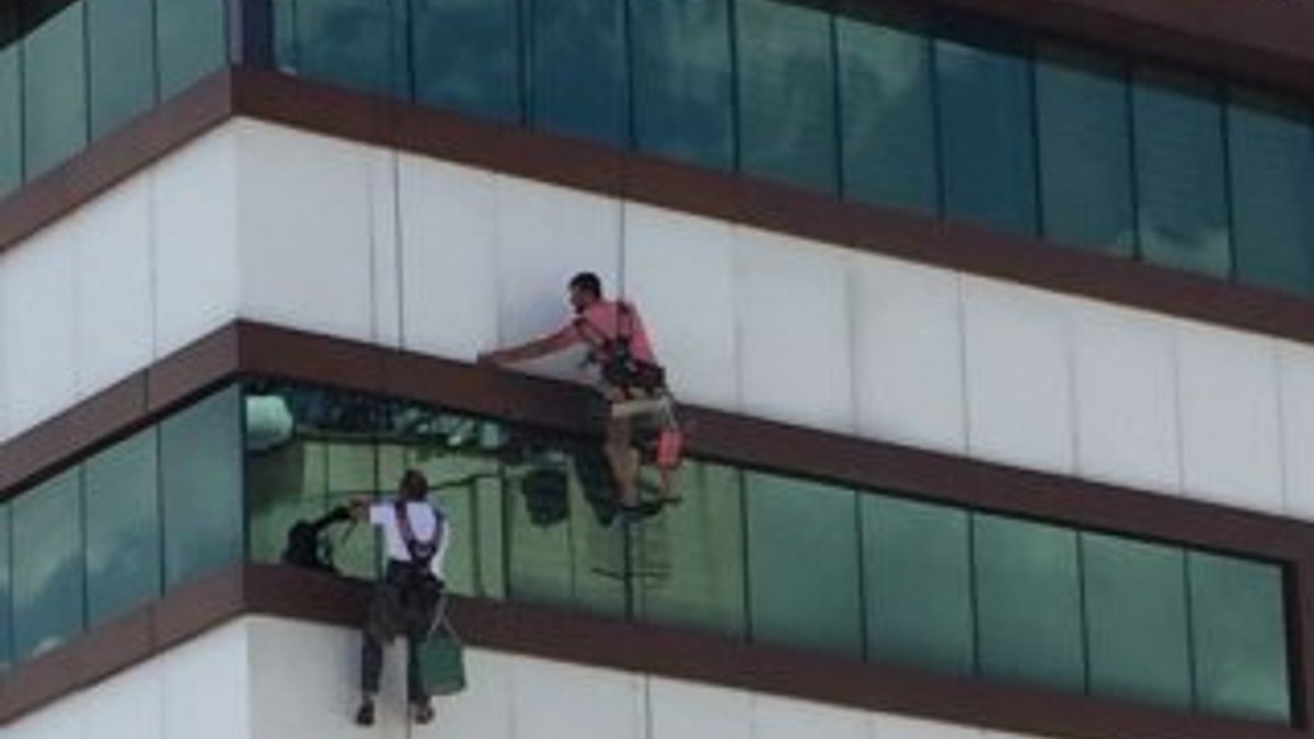 Dış cephe temizliği yapan işçi 5. kattan düştü