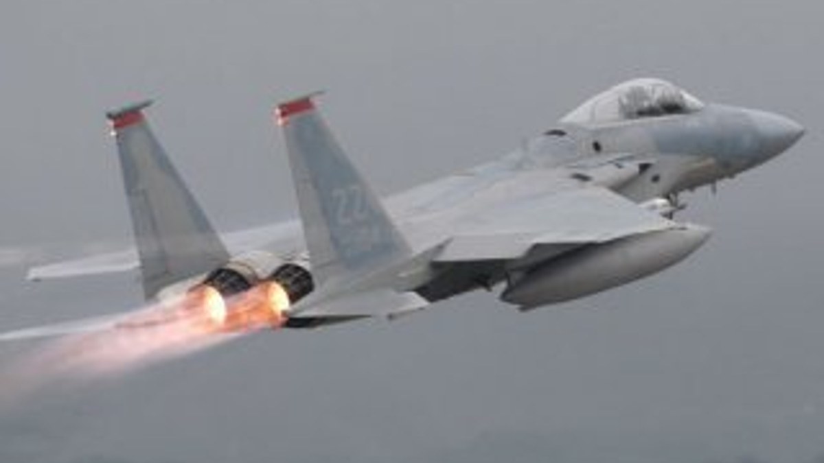 Amerikan F-15 savaş uçağı düştü