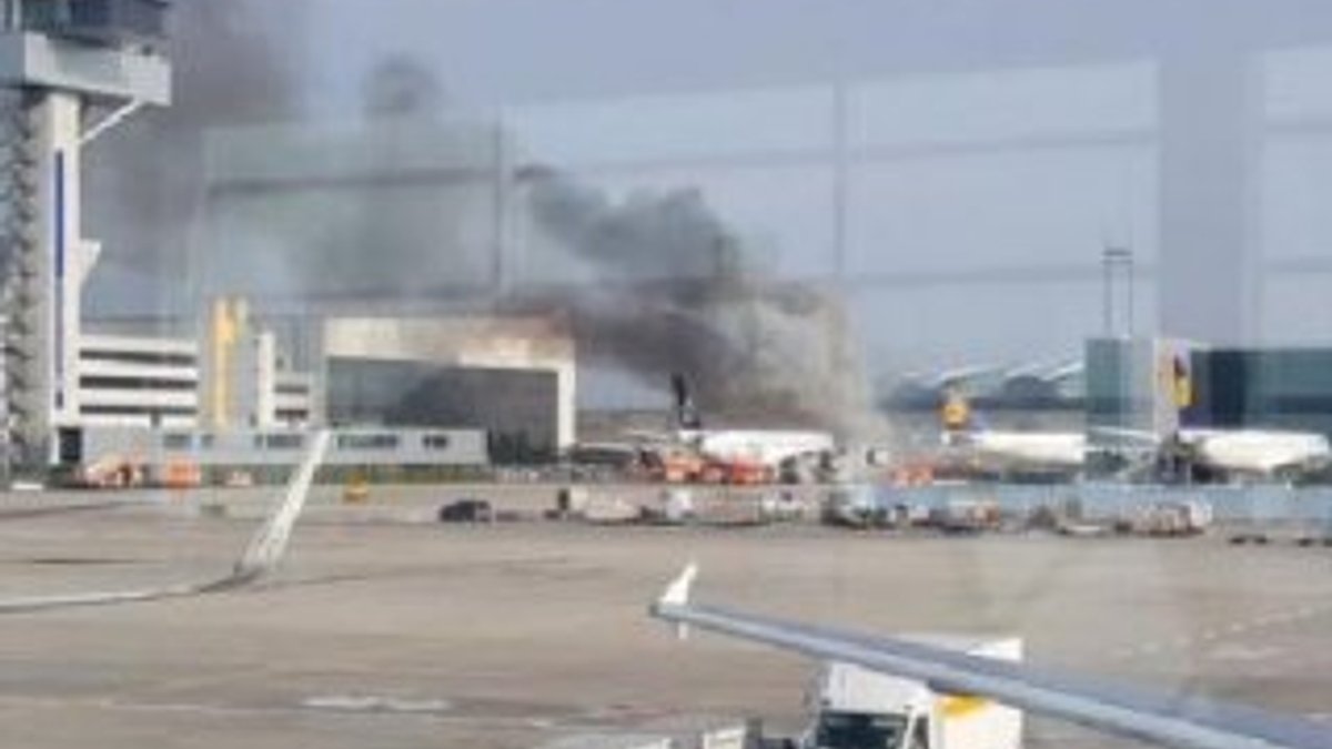 Frankfurt Havalimanı'nda uçakta yangın
