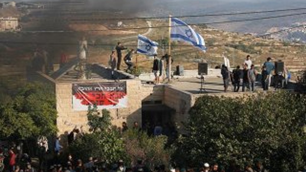 Yahudi yerleşimcilerden Filistinlilerin evlerine saldırı