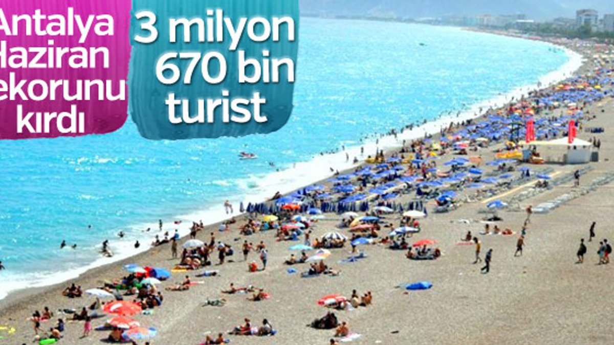 Antalya’ya denizden ve havadan turist yağdı