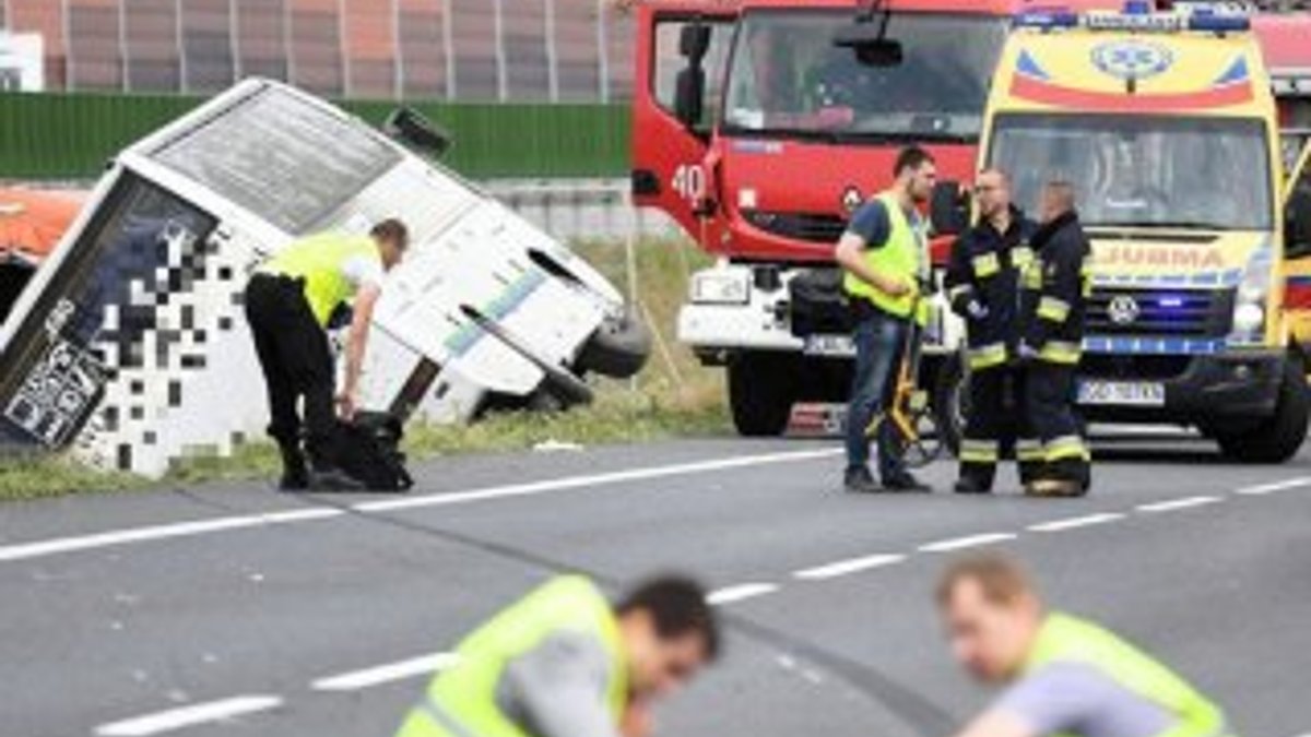 Polonya’da feci kaza: 2 ölü, 27 yaralı