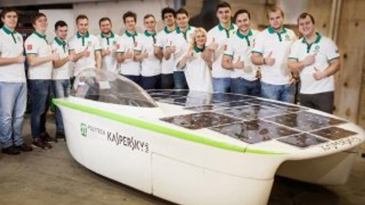 Rusların güneş enerjili yarış arabası testi geçti