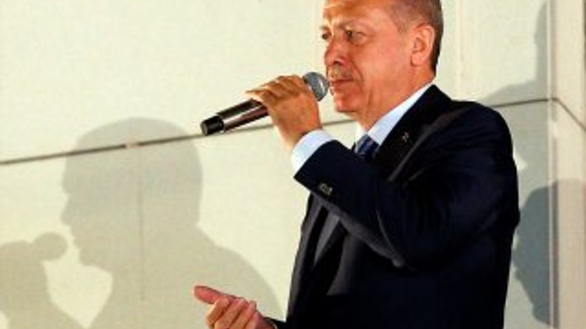 Erdoğan: Sakatlanan çocuğun ailesinden izin alıp geldim