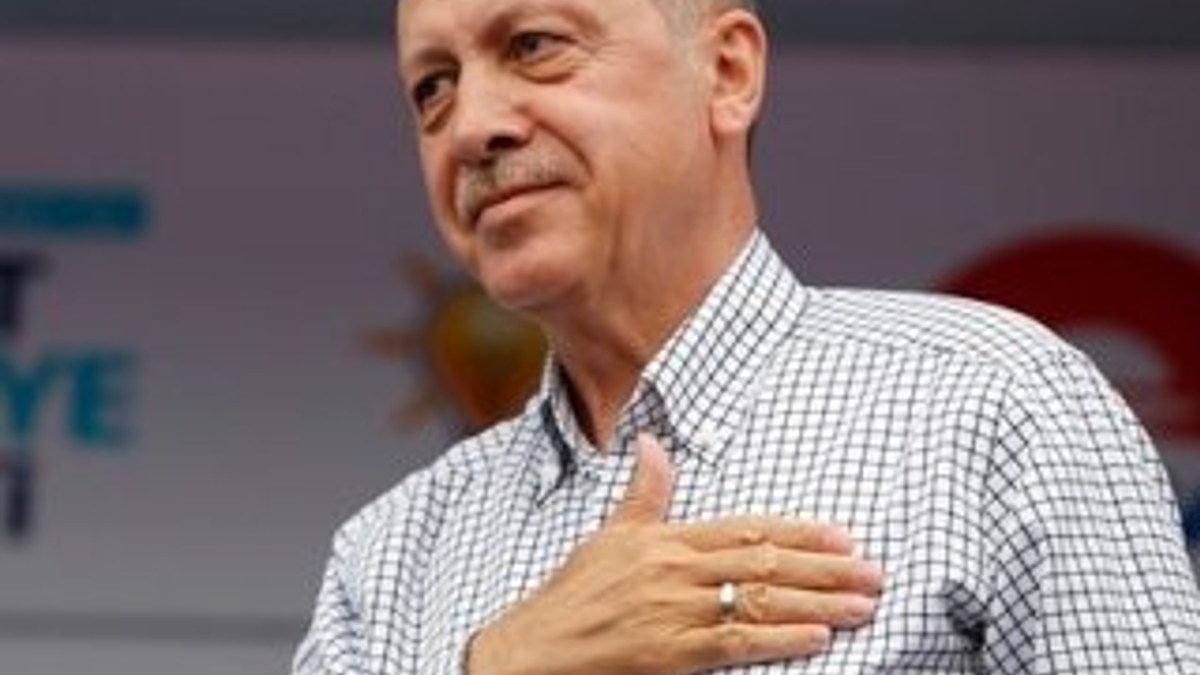 Cumhurbaşkanı Erdoğan için Rize Kalesi'nde top atışı