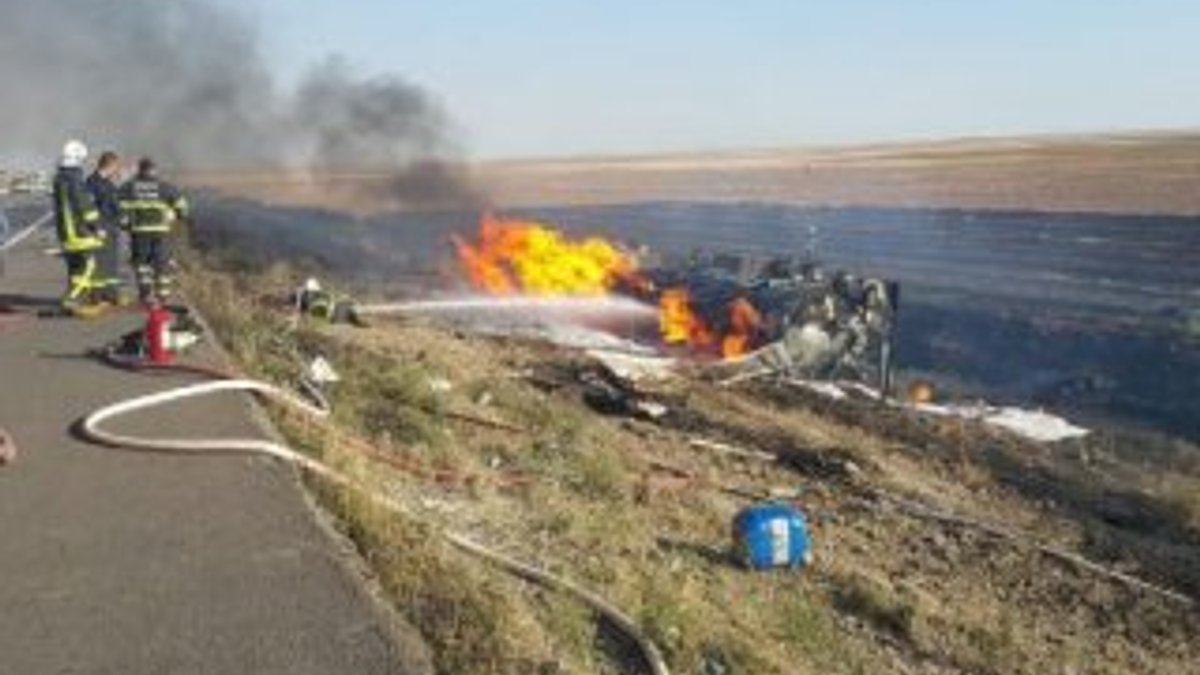 Şarampole devrilen benzin tankeri yandı: 1 ölü
