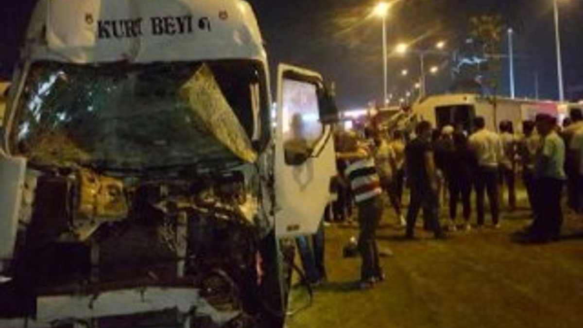 Kütahya'da tır ve yolcu otobüsü çarpıştı: 1 ölü 13 yaralı