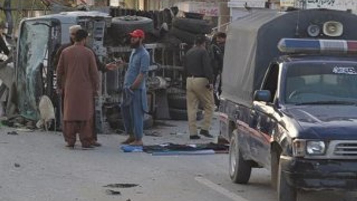 Pakistan'da mitinge bombalı saldırı: 7 yaralı