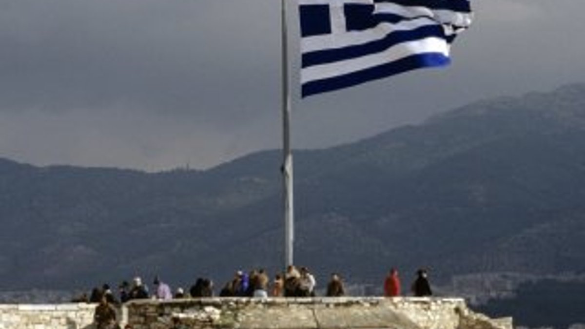 Yunanistan 2 Rus diplomatı sınır dışı etti