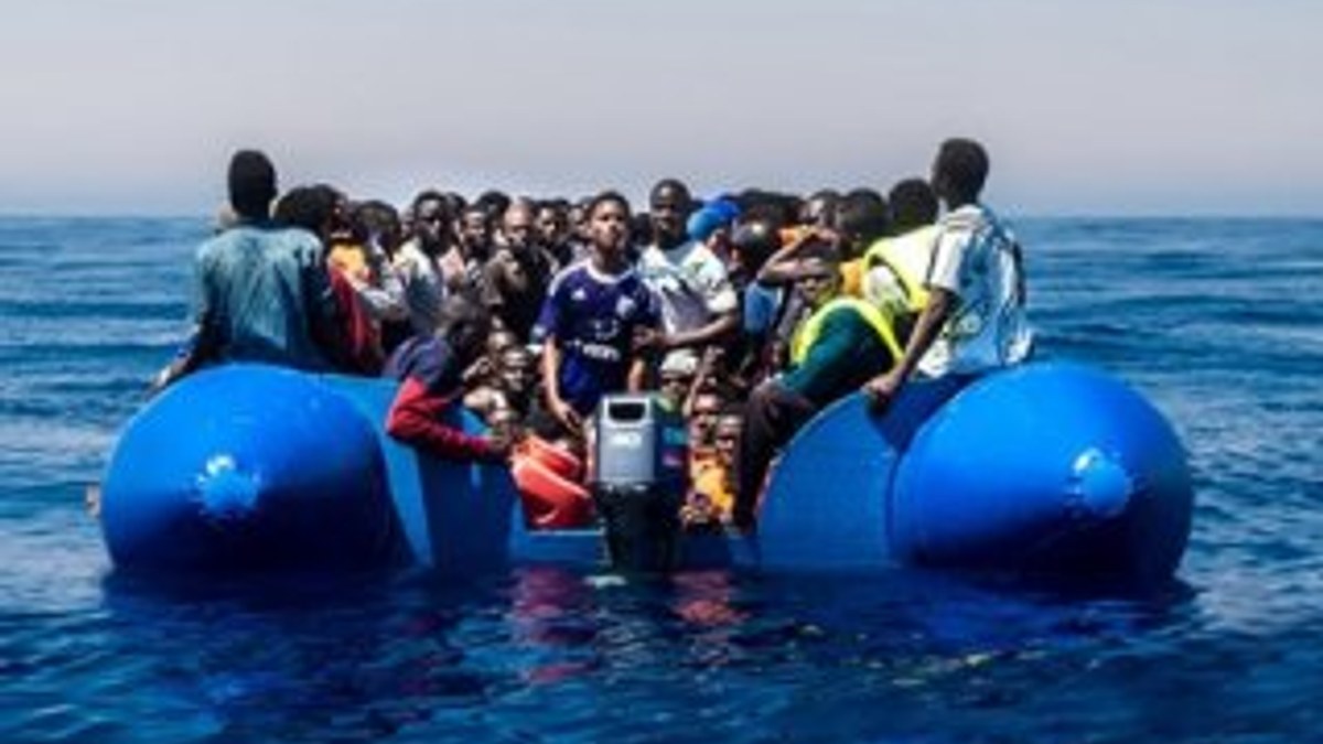 Libya açıklarında 104 göçmen kurtarıldı