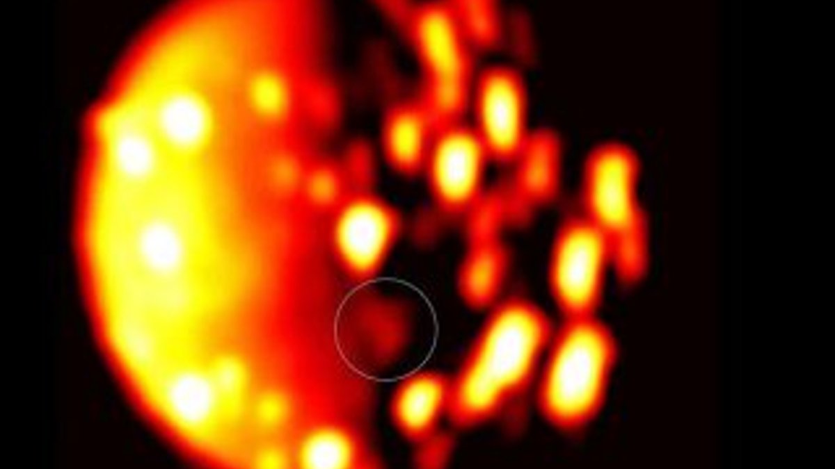 Juno Jüpiter'in uydusunda yanardağ buldu