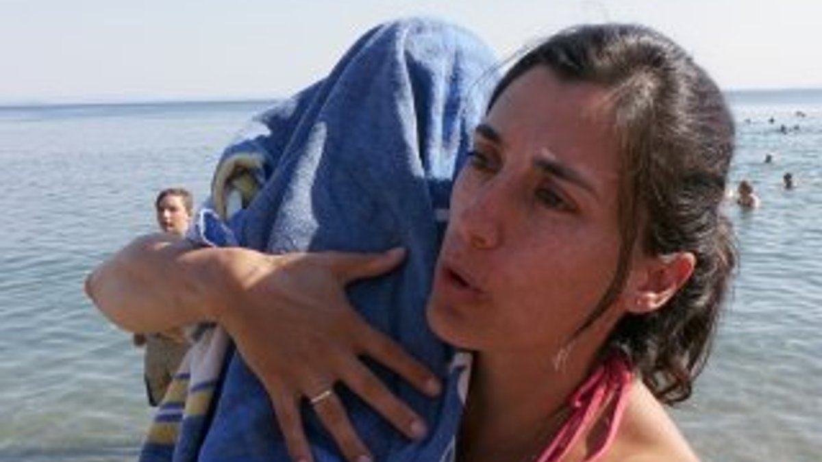 Boğulma tehlikesi geçiren çocuğa plajda doktor müdahalesi