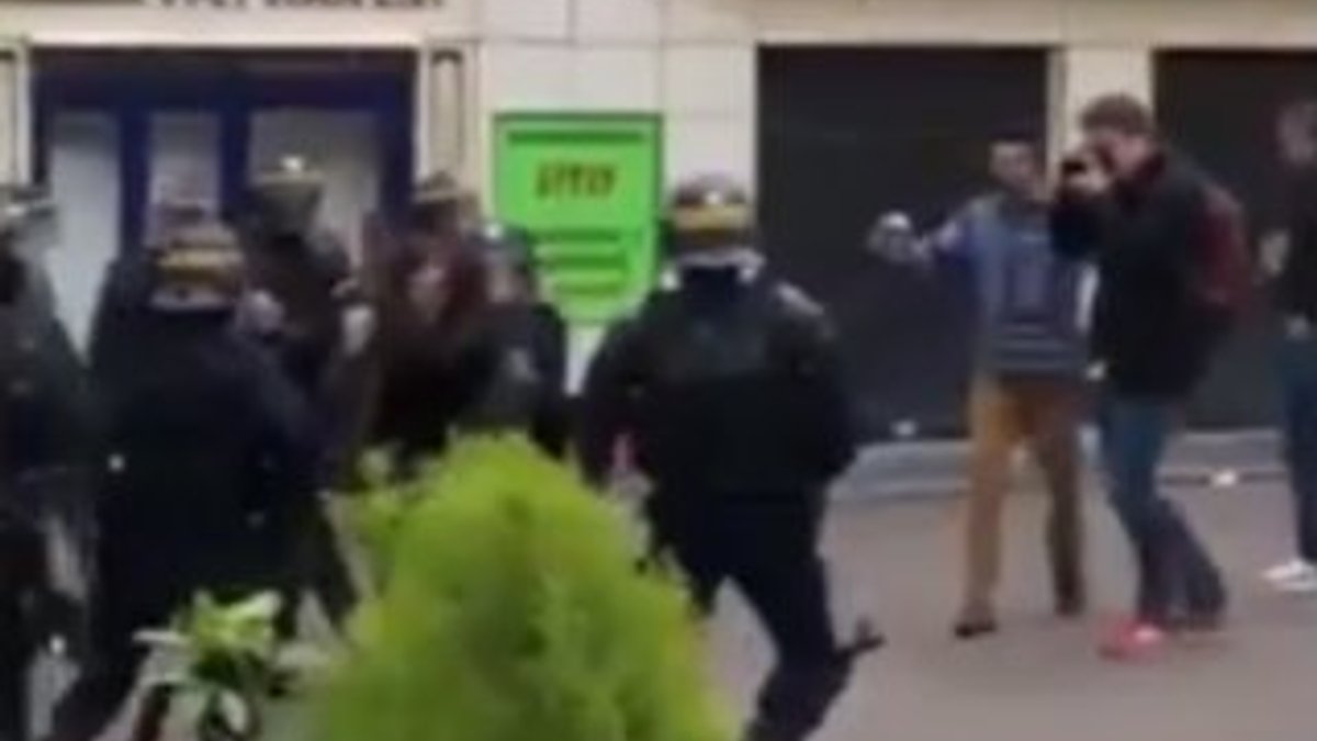 Göstericiyi döven Macron'un koruması kovuldu