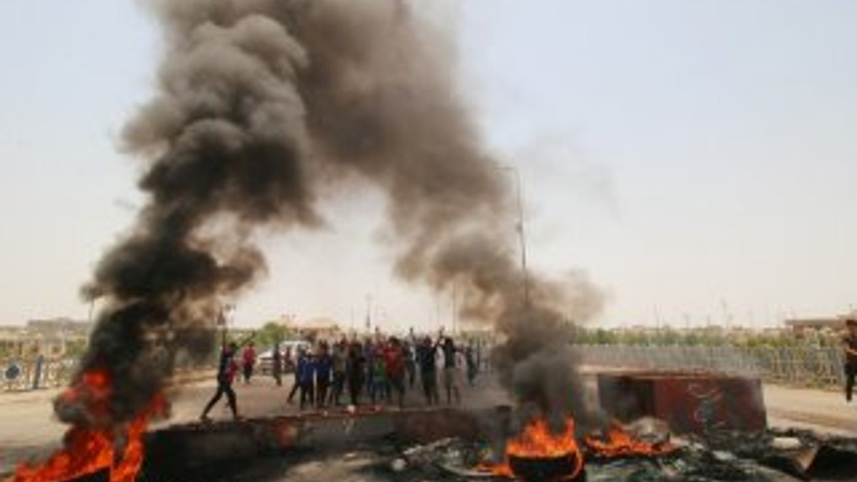 Irak'ta protestocular İran Sınır Kapısı yolunu kapadı