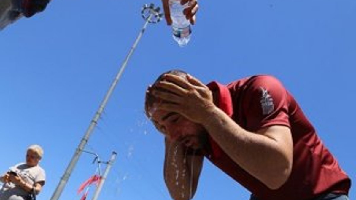 İstanbul'da bugün hissedilen sıcaklık 42 derece olacak