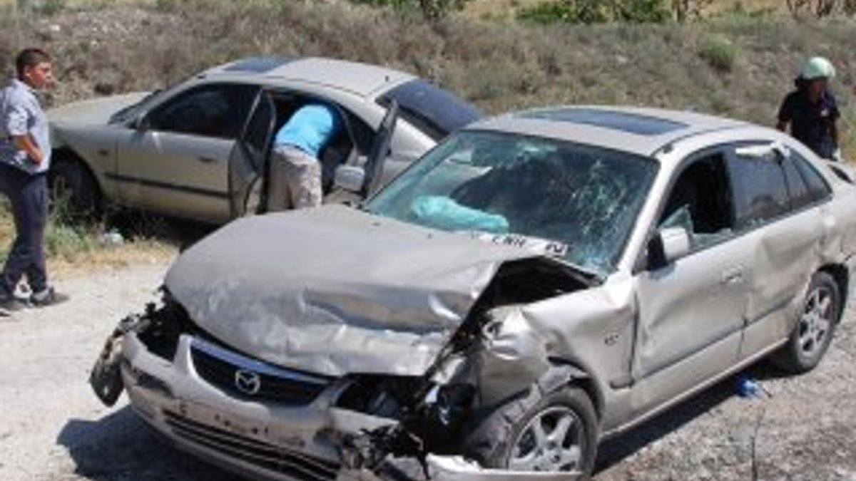 Burdur'da iki ayrı trafik kazası: 12 yaralı