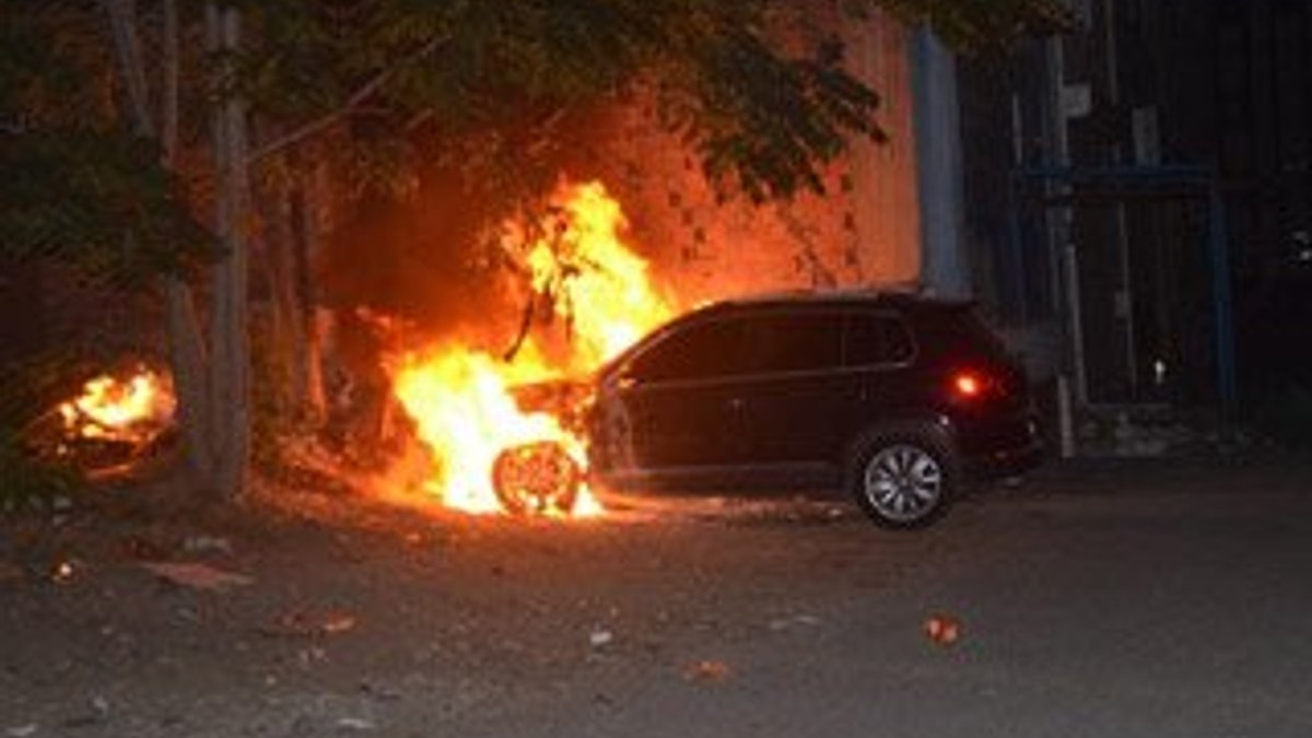 Bursa'da park halindeki araçta yangın