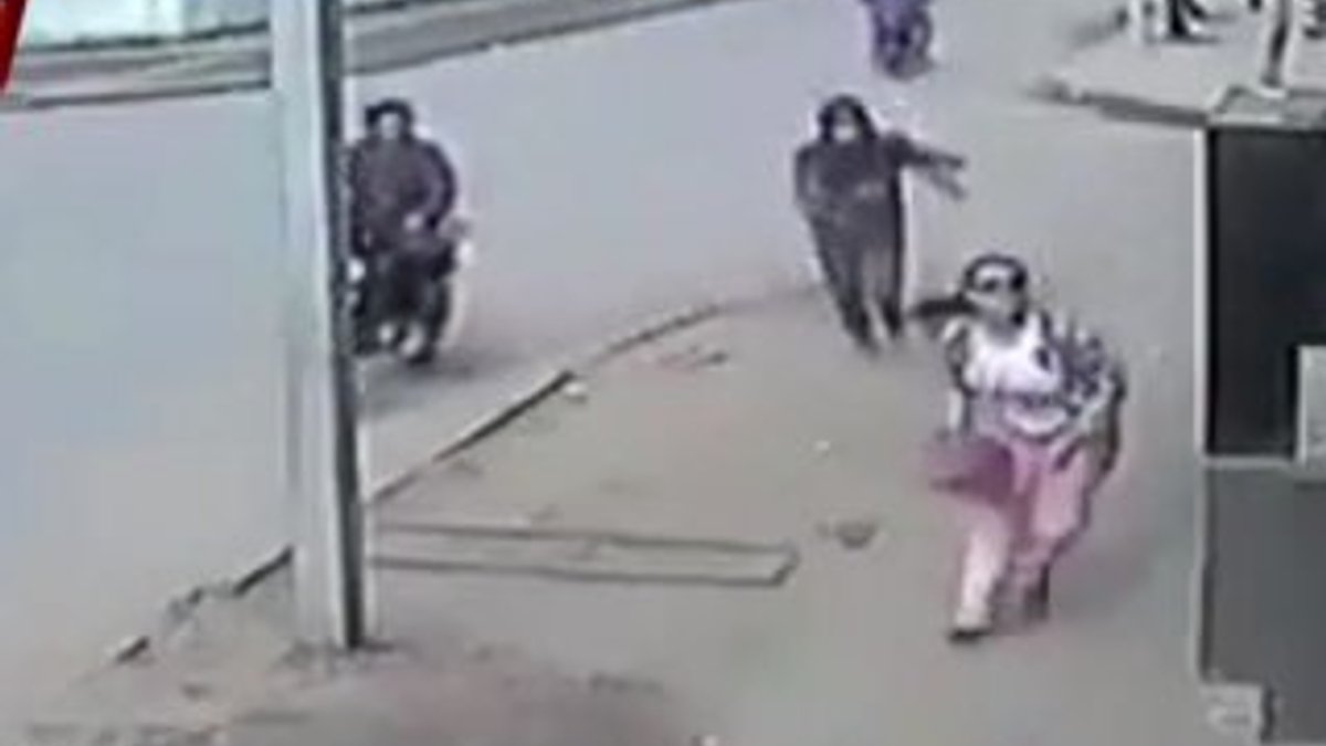 Kapkaççılardan çantasını kurtaran uyanık kadın