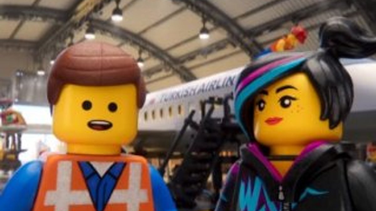 THY'nin yeni uçak içi emniyet filmi Lego'dan