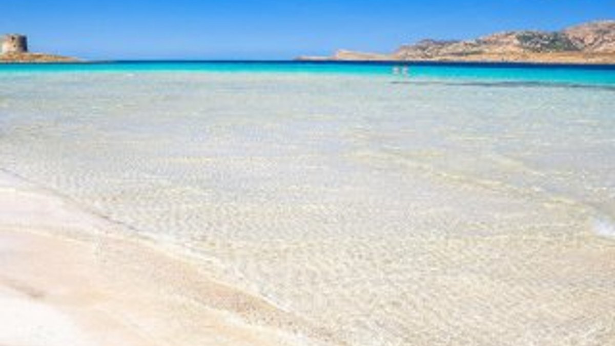 Plajdan kum çalan turiste bin euro para cezası