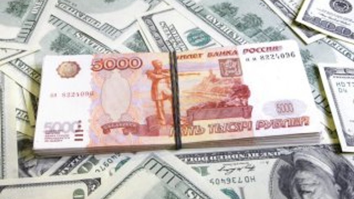 Rus rublesi dolara yenik düştü