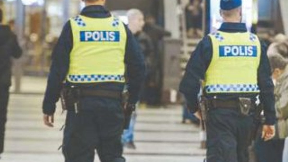 İsveç polisi oyuncak silahlı otistik gencin kolunu kırdı