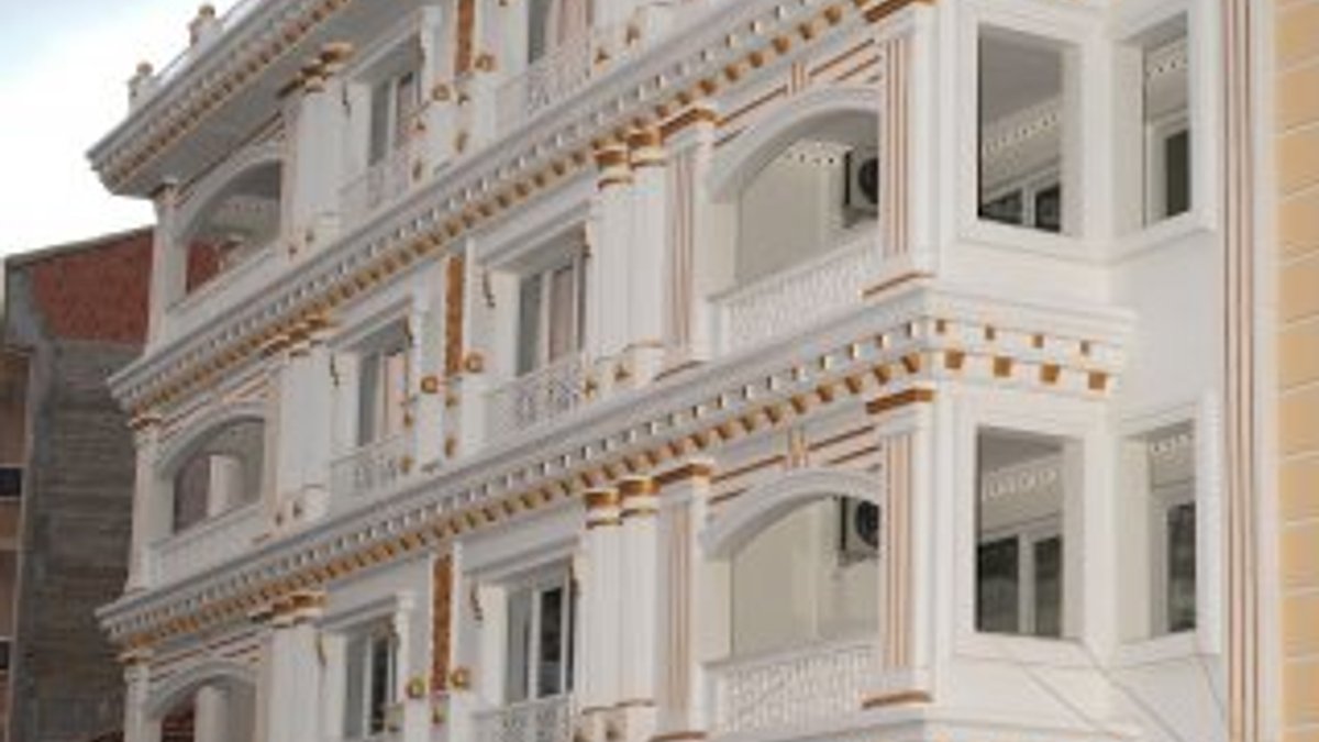 Malatya'da altın kaplamalı apartman