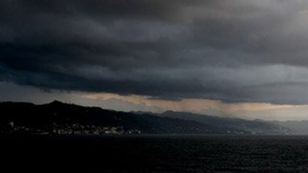 Kara bulutlar yine Karadeniz üzerinde