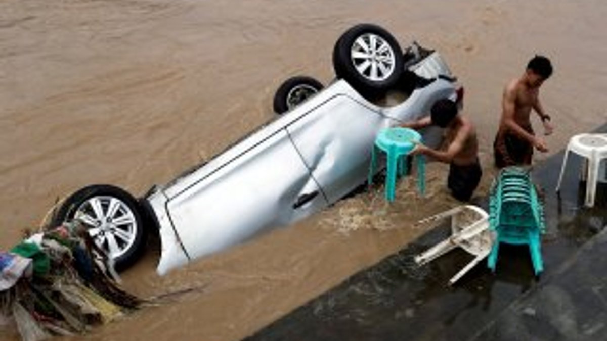 Filipinler'de sel felaketi: 60 bin kişi tahliye edildi
