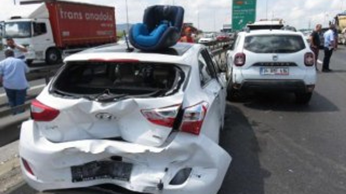 TEM Otoyolu Kurtköy kavşağında zincirleme kaza: 2 yaralı