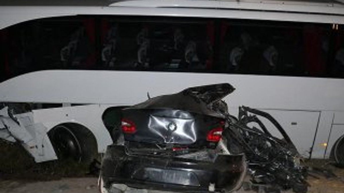 Van'da otobüs ile otomobil çarpıştı: 5 ölü 18 yaralı