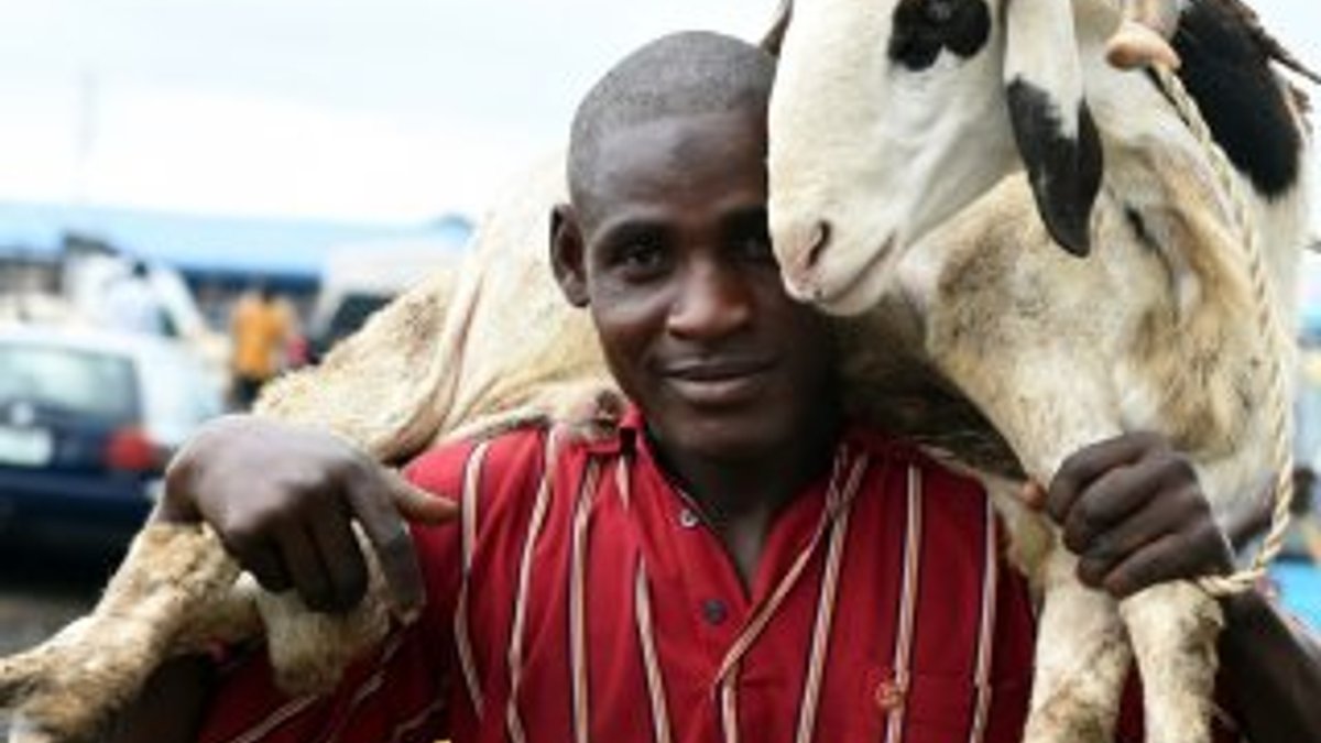 Nijer'de halka çağrı: Kurban etini odunda pişirmeyin